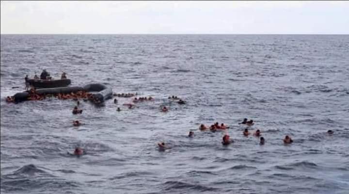 توفي 18 شاب مغربي من قصبة تادلة تتراوح  أعمارهم ما  بين 17 و 27 سنة بينهم فتيات بعد انقلاب قارب للهجرة السرية عرض البحر الأطلسي أثناء توجههم إلى الديار الإروببية