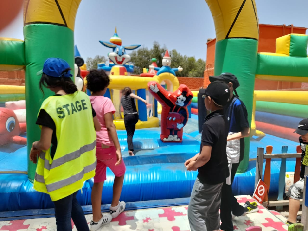 الدار البيضاء.. خرجة ترفيهية وتربوية لفائدة الأطفال في وضعية إعاقة وتلاميذ مؤسسة إبن نصير