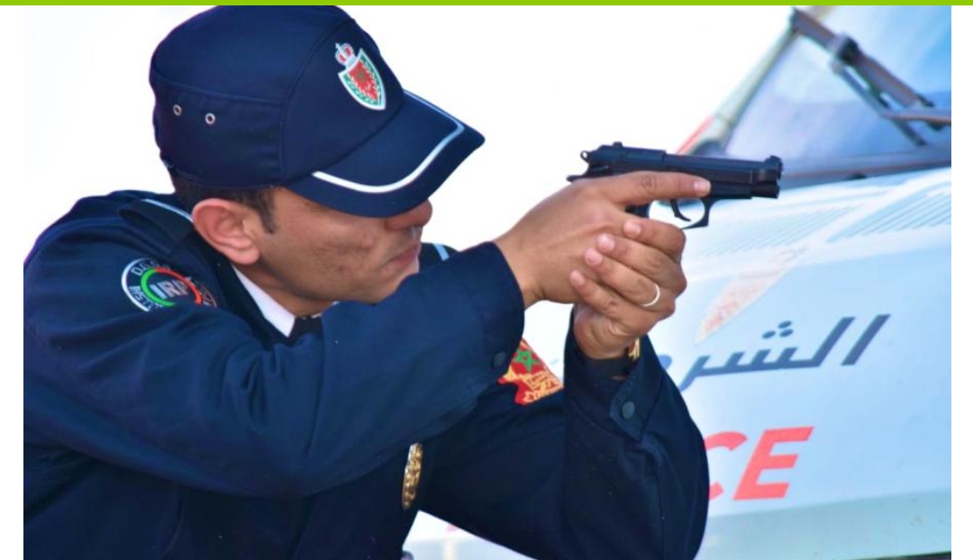 مفتش شرطة ممتاز يستخدم سلاحه الوظيفي بشكل اضطراري لتحييد الخطر الصادر عن شخص عرض حياة عناصر الشرطة للخطر