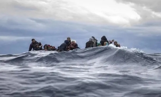 إنقاذ مهاجرين مغربيين من الموت  بعد الإلقاء بهما في عرض البحر
